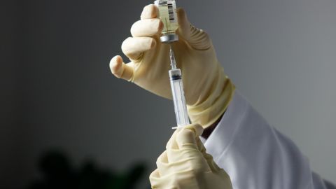 В Британии рассчитывают получить 10 млн доз вакцины Pfizer от COVID к концу года