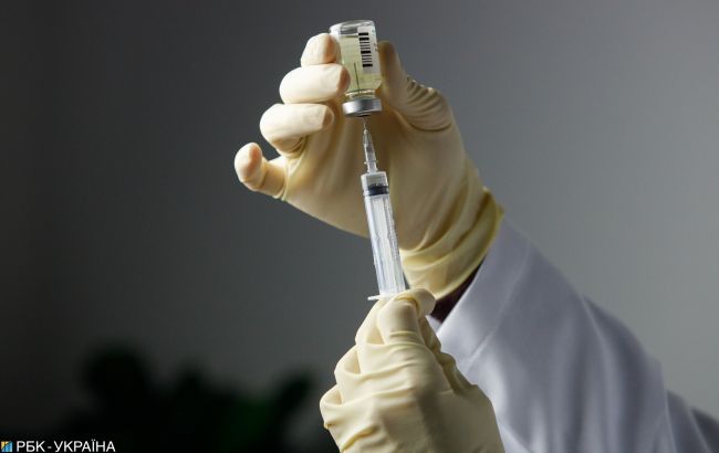У Британії розраховують отримати 10 млн доз вакцини Pfizer від COVID до кінця року
