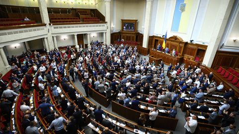 Парламент может отправить в отставку половину членов Нацрады