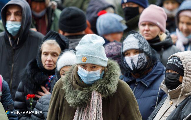"Омикрон" уже в Киеве. Правила карантина на новогодние праздники