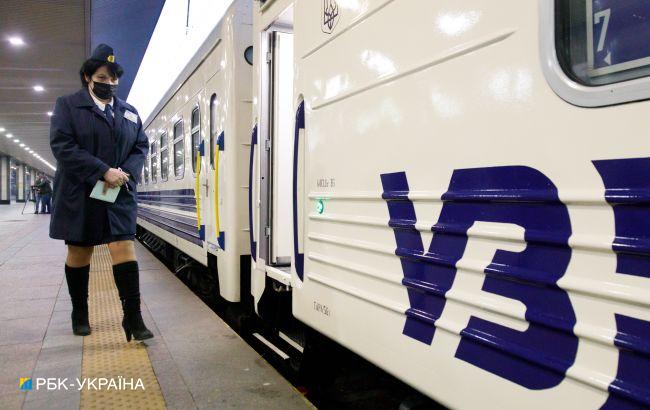 Более чем на два часа. Поезда в Украине курсируют с задержкой из-за непогоды