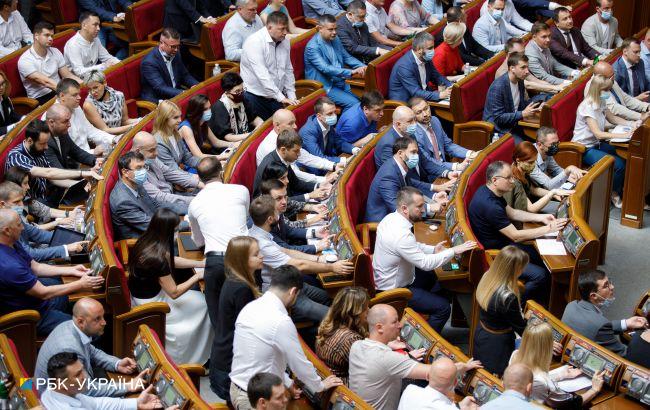 Рейтинг партій: за кого українці проголосують на виборах у Раду