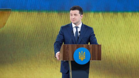 Президентский рейтинг Зеленского поднялся выше 25%