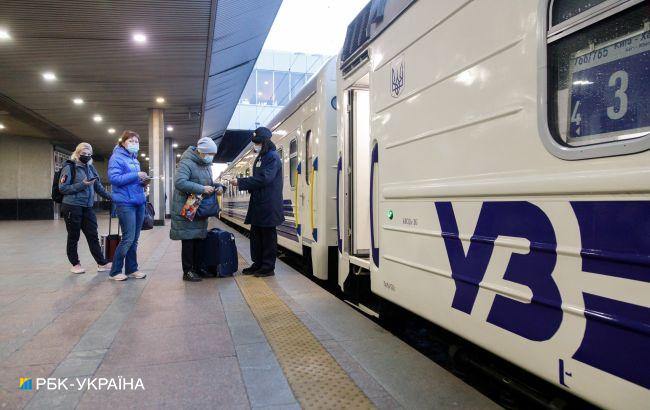 УЗ возобновила движение поездов в Польшу. Людей доставляли в Перемышль автобусом