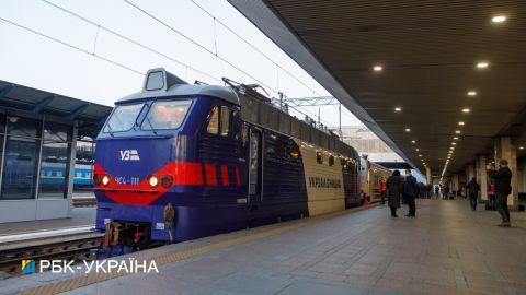 Поток желающих сократился. УЗ назначила только один эвакуационный поезд с Донбасса