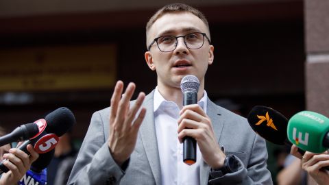 Стерненко выпустили из-под стражи под домашний арест