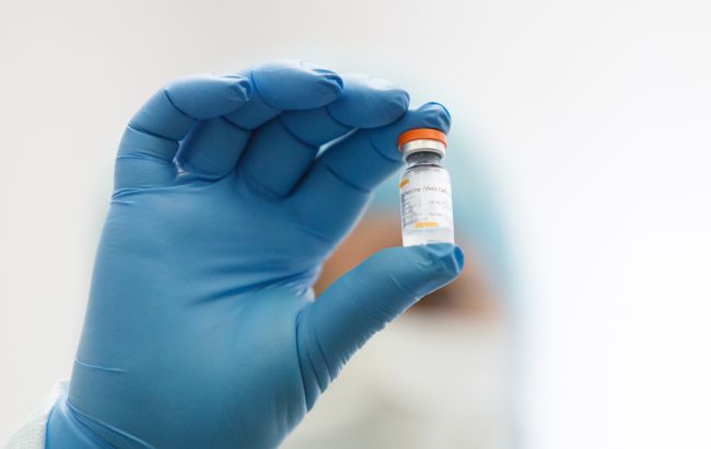 Французька компанія заявила про кращі результати її COVID-вакцини, ніж у AstraZeneca
