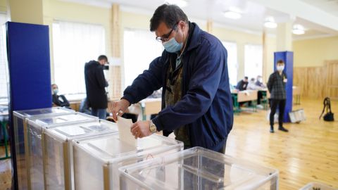 "Батькивщина" продолжает наращивать поддержку людей, - опрос