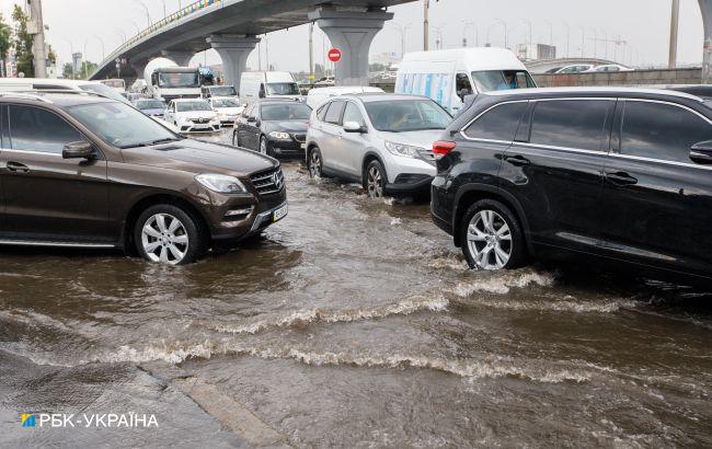 Часть Украину снова затопит: какие регионы под угрозой шторма