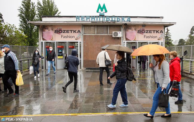 Через "замінування" моста в Києві обмежено роботу метро: які станції закриті