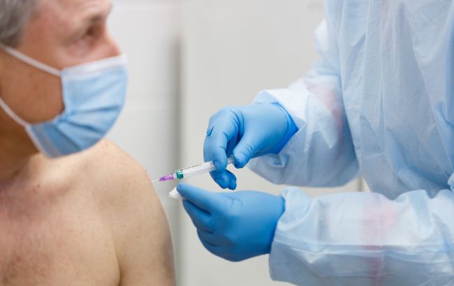 В Іспанії вакцинували від COVID вже майже 5 млн осіб