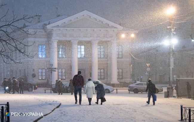 На Киев надвигается снегопад. В КГГА призвали жителей не выезжать на своих автомобилях