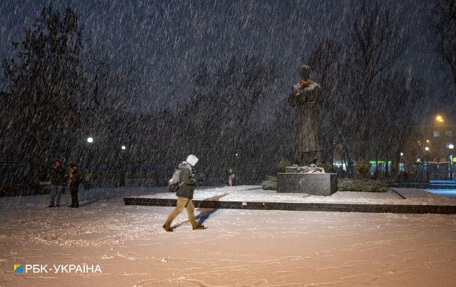 Гололедица и угроза схода лавин. Синоптики предупредили о непогоде в Украине