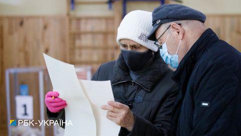 На виборах мера Харкова проводять три опитування виборців