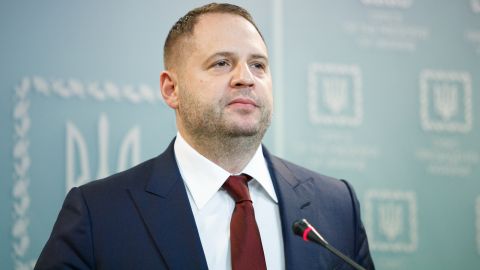 Україна має щодня вимагати вступу до НАТО, - Єрмак