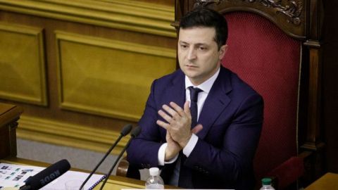 Зеленский ввел в силу решение СНБО о двойном гражданстве чиновников: что оно предлагает