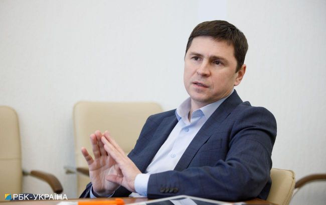 Подоляк назвал дело "вагнеровцев" большой дезинформационной спецоперацией против Украины