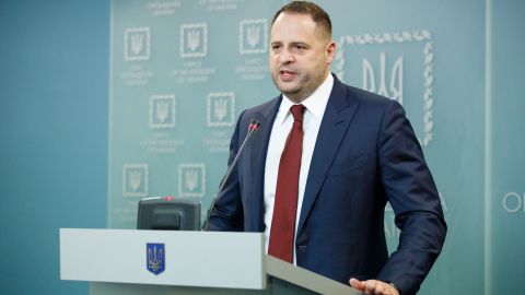 Спокойная Банковая: что изменилось за год Ермака