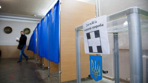 Вибори у Кривому Розі: голову облради підозрюють у підтримці кандидата від ОПЗЖ