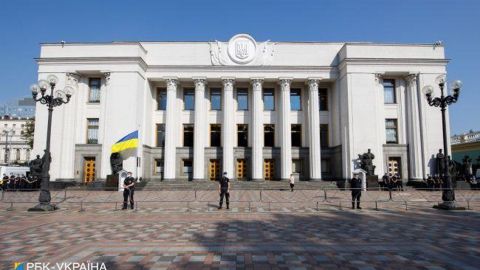 Рада сегодня проведет еще одно внеочередное заседание: что планируется рассмотреть