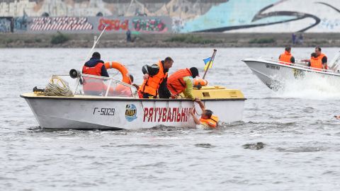 Вчера в Украине утонули три человека. Спасатели предупреждают об опасности на "диких" водоемах