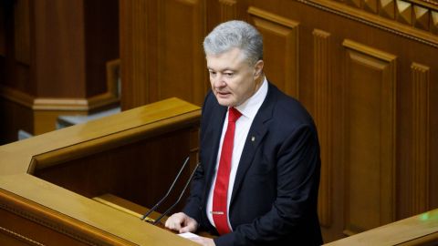Порошенко: роздача російських паспортів громадянам України - фактор небезпеки
