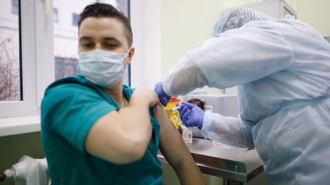 В Україні вакциновано від COVID ще 12 144 людини