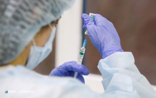 Китай створив препарат для COVID-вакцинації в три етапи