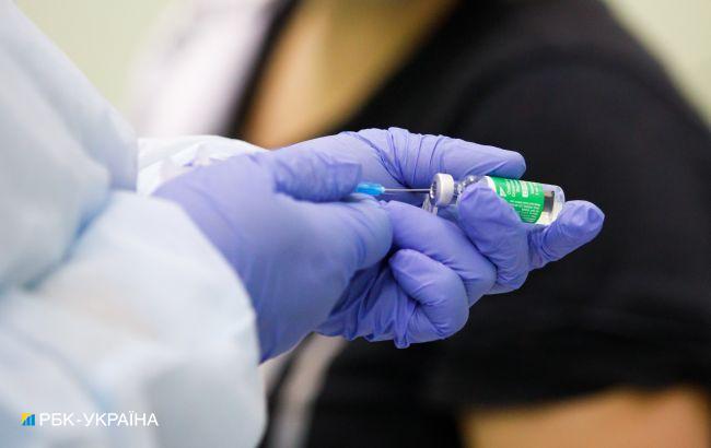 ​​В Україні вакцинували від COVID ще 9840 особи, одній людині ввели другу дозу