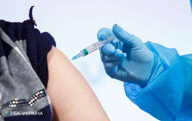 У МОЗ назвали вакцину від COVID-19 з найчастішою побічною реакцією