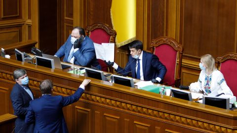 Украинцы назвали два самых непопулярных решения Рады