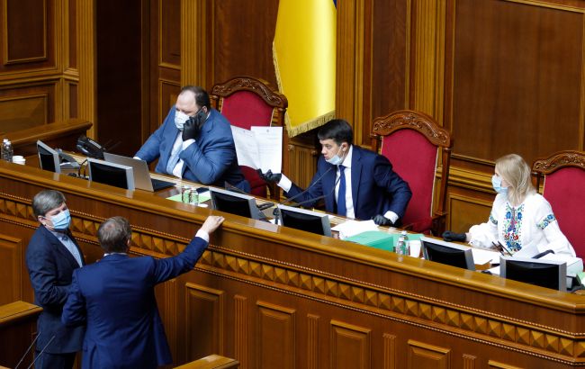 Українці назвали два найбільш непопулярних рішення Ради