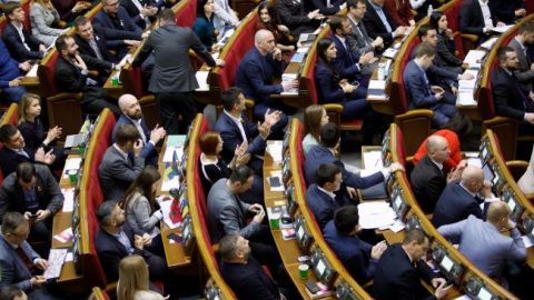 ВР отсрочила дату перезаключения договоров ОСМД с исполнителями комуслуг