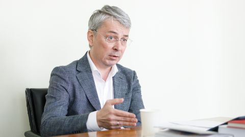 Ткаченко про штрафи за порушення "мовного закону": потрібно починати з чиновників і депутатів