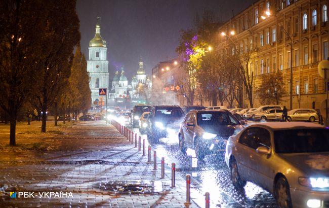 В Киеве из-за снегопада резко взлетели цены на такси