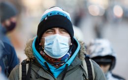 С начала пандемии COVID: зафиксировано свыше 4 млн случаев и 100 000 смертей в Украине