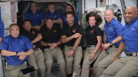 Друга успішна місія: астронавти перейшли з корабля SpaceX на МКС