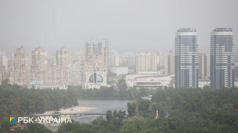 Пилова буря не покидає Україну. Названо причини і терміни, коли вона зникне