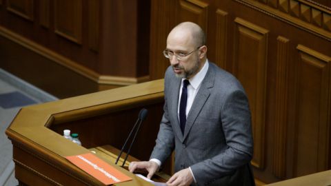 Шмыгаль объявил о вхождении Украины в мировой экономический кризис