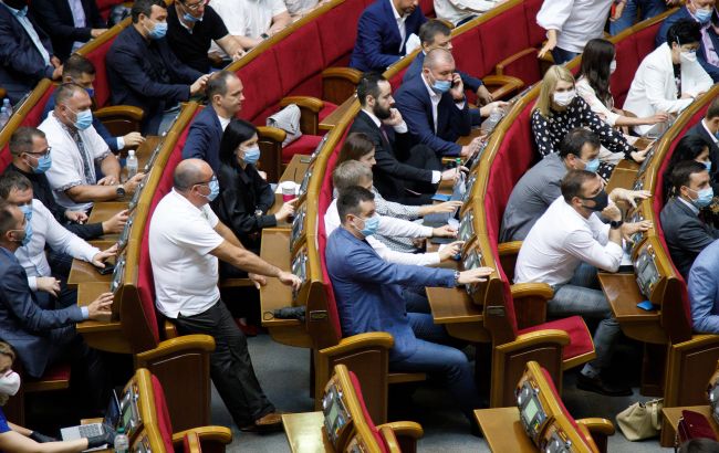 Три четверти украинцев недовольны работой Верховной рады