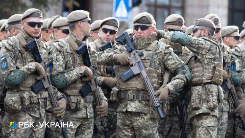 Раненые в зоне ООС военнослужащие получат премии ко Дню независимости