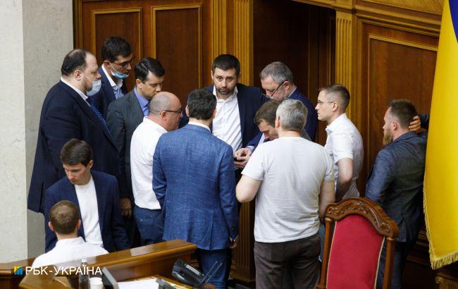 Эксперты рассказали, к кому идут избиратели "Слуги народа"