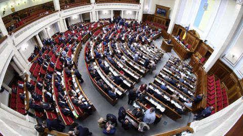 Рада схвалила закон Зеленського про викривачів корупції