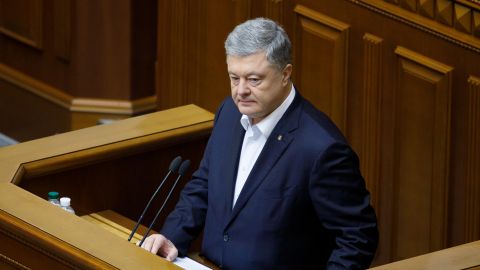 Порошенко призвал парламент проголосовать за изменения к закону о страховании медработников