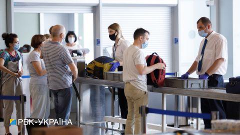 Во Львове из аэропорта эвакуируют пассажиров: что произошло