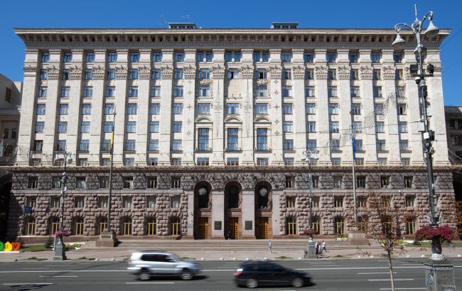 Главу аппарата КГГА, которого подозревают в подделке документов, отстранили от должности