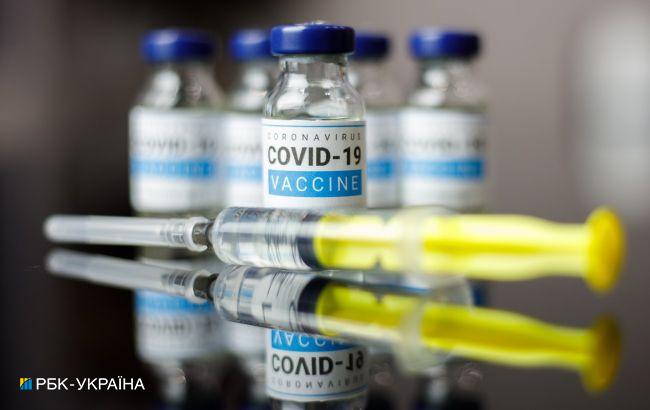 Експерт ЮНІСЕФ пояснила, чи можна вакцинуватися від COVID-19 вагітним і онкохворим