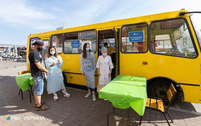 Кількість вакцинованих від COVID-19 в Україні зростає: МОЗ оновив дані