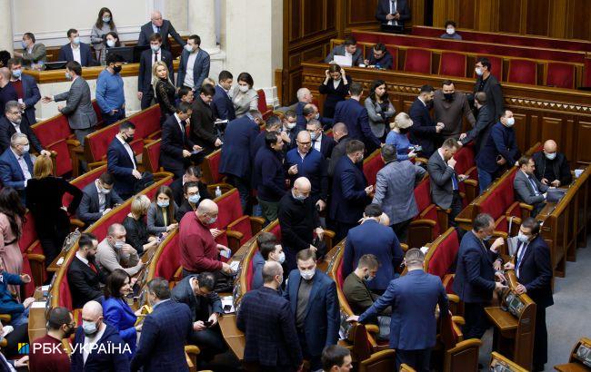 Свіжий рейтинг партій: за кого українці проголосують на виборах в Раду