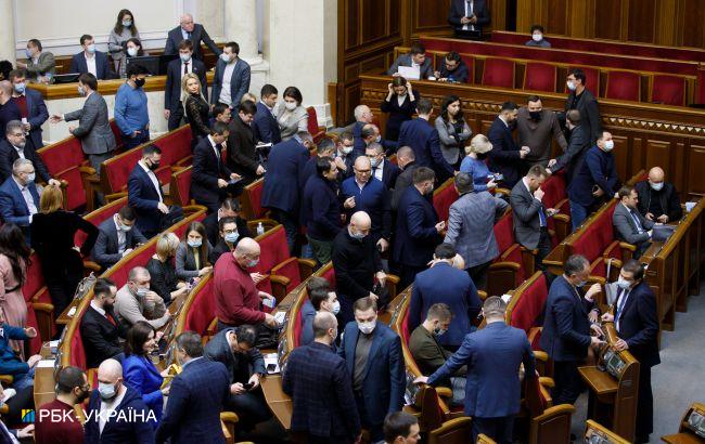 Свіжий рейтинг партій: за кого українці проголосують на парламентських виборах